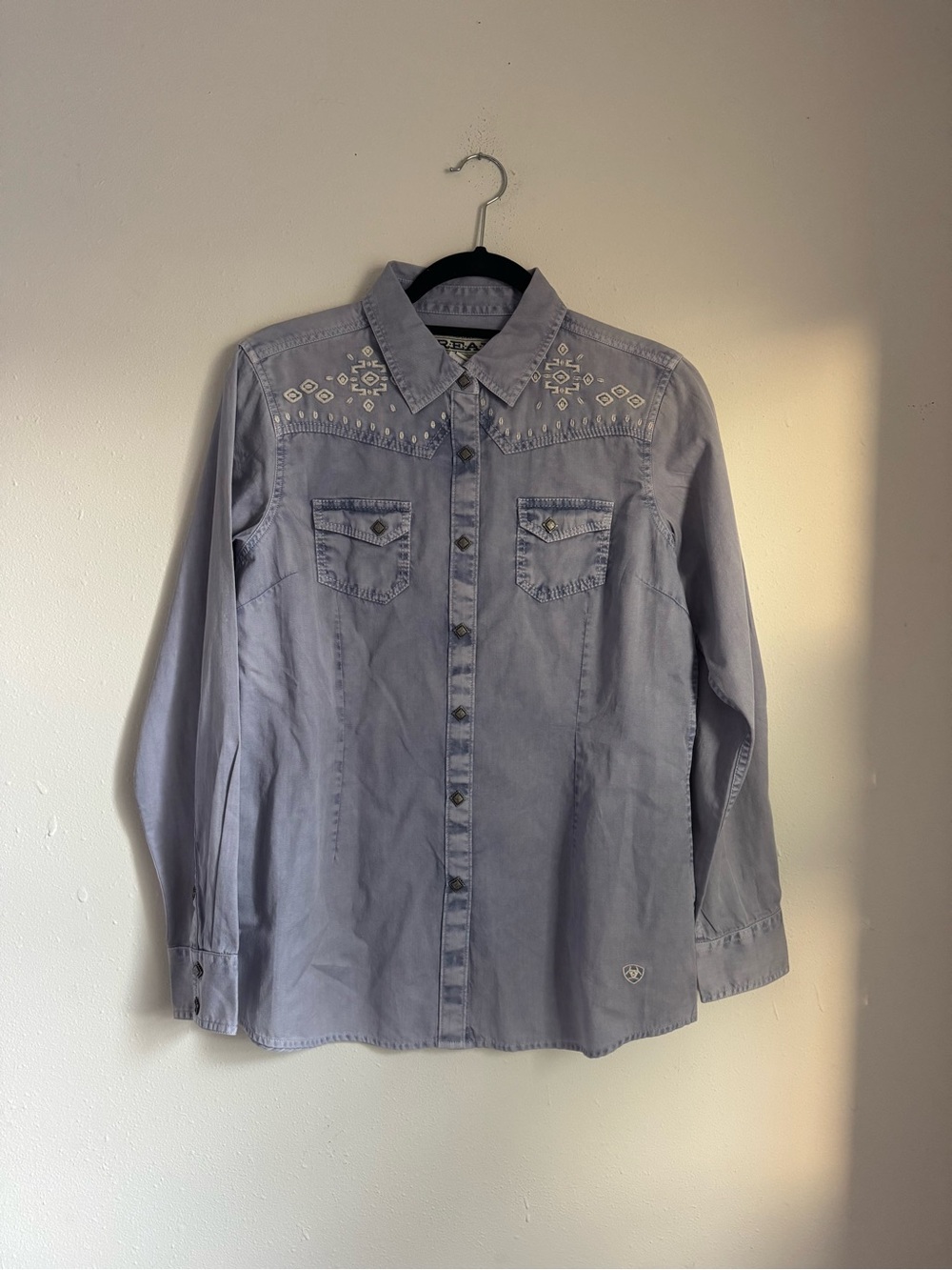 Ariat NWT Light Denim Embroidered Western Button-Up Shirt